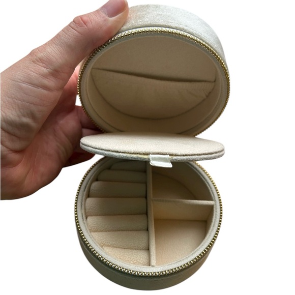 Jewelry Case with Gold Lettering - Picture 4 of 4